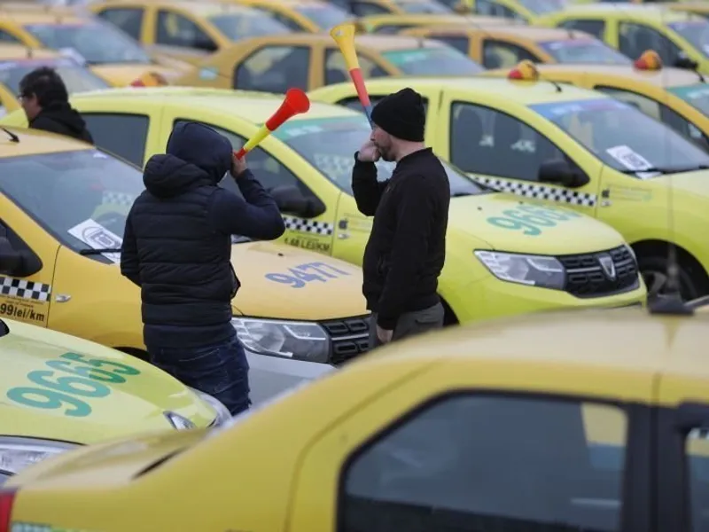 Taximetriștii au blocat Piața Victoriei. Foto Inquam Photos/Octav Ganea