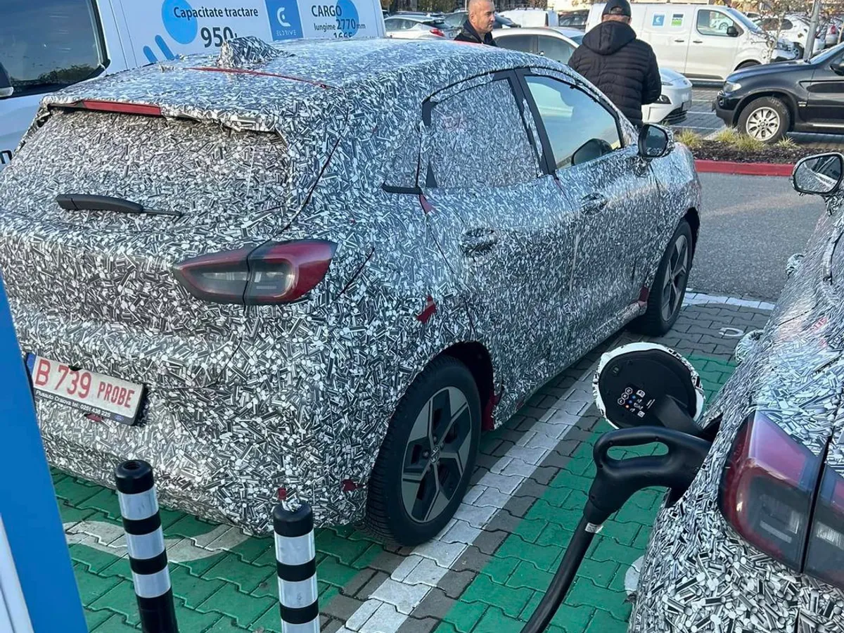 Primul mini-SUV electric fabricat în România, la Craiova, surprins în teste - Foto: Facebook/Adrian Dragan