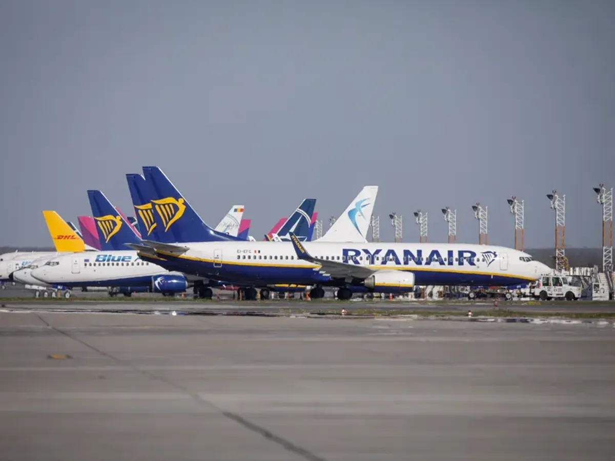 Avertismentul Ryanair. Biletele de avion se vor scumpi, companiile aeriene „se vor lupta să supraviețuiască”