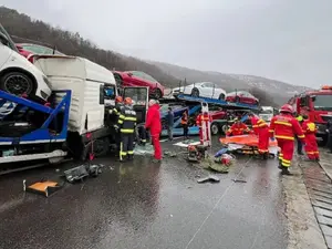 Valea Oltului a fost blocată de un accident rutier - Foto/alba24.ro/ISU Sibiu