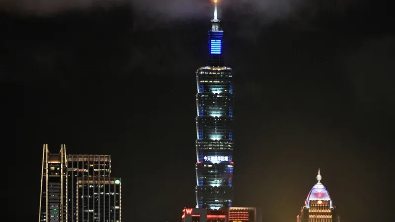 Mesaj emoționant afișat pe celebrul zgârie-nori din Taipei/foto: profimedia