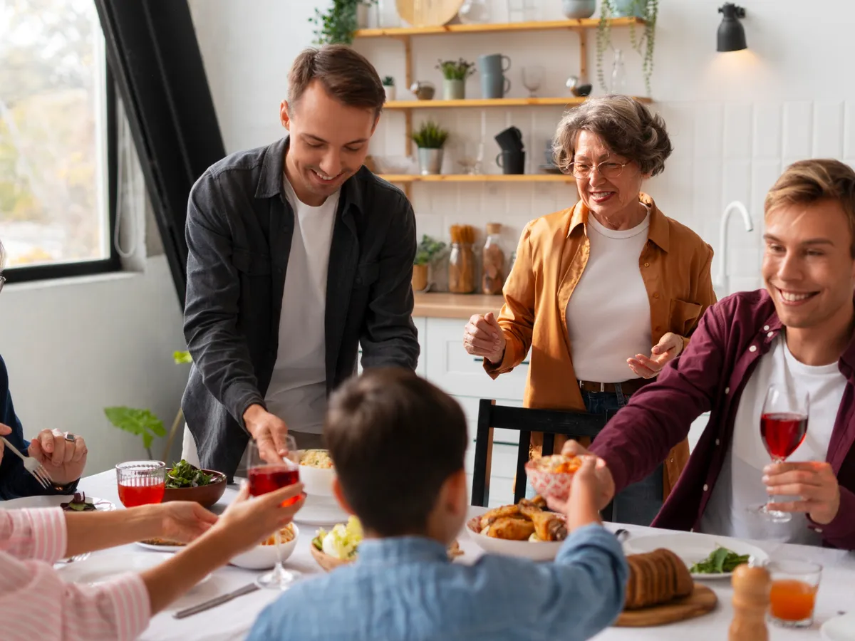 Familie sărbători - Foto: Freepik (Imagine cu rol ilustrativ)