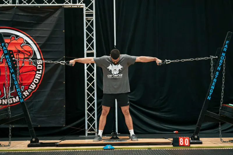 Matei Trache, în timpul concursului Junior Natural Strongman World's Strongest Man Foto: arhiva personală