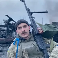Belarușii voluntari fac prăpăd în rândul soldaților ruși. Ivanov, cu celebra mustață este nevătămat/FOTO: Twitter/@visegrad24
