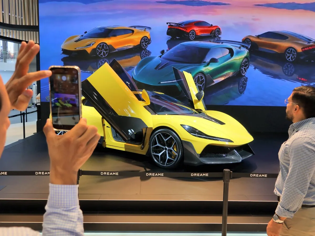 VIDEO Un producător de aspiratoare din China șochează lumea auto: Mașină electrică cu „boostere” de rachetă