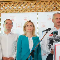Daniel Băluță alături de cel puțin un baron tâlhar roșu Foto: INQUAM Photos/ George Călin
