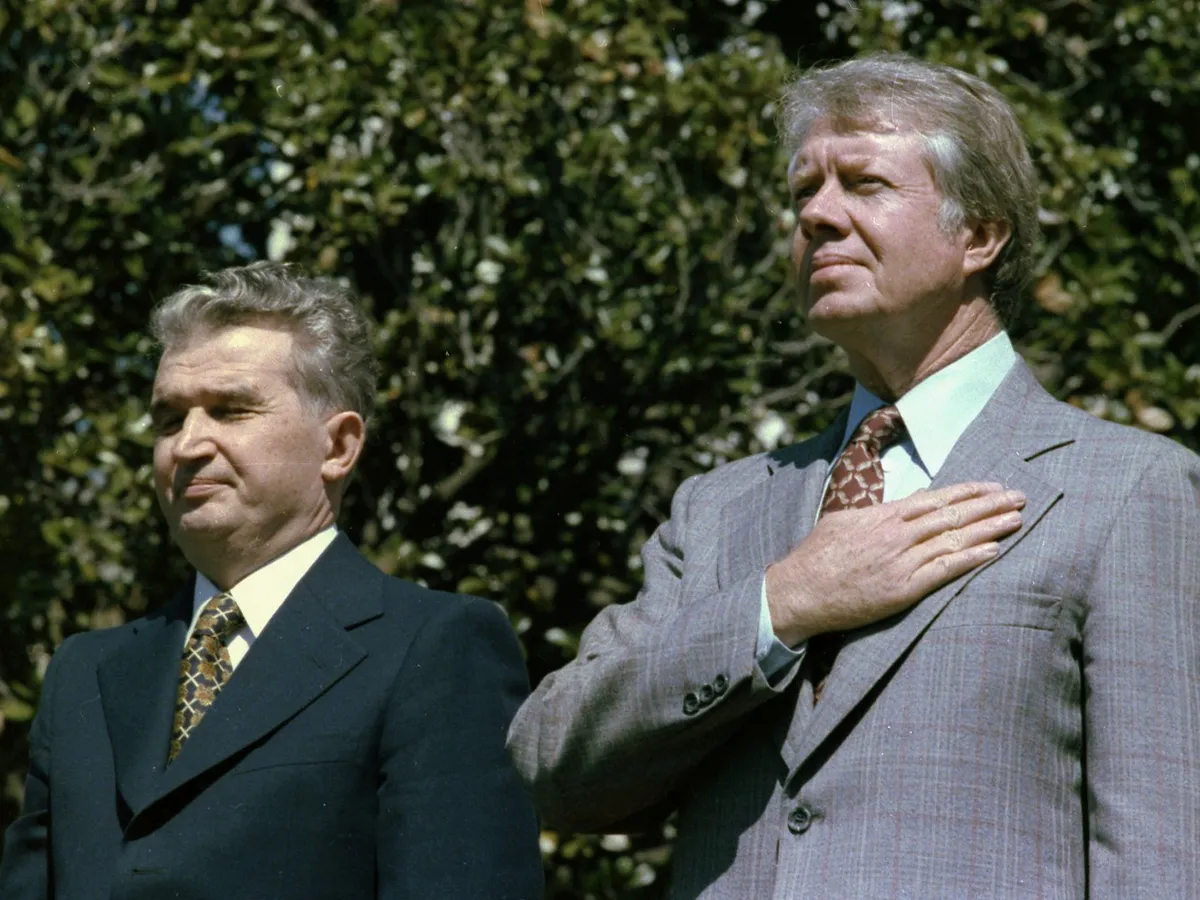Nicolae Ceaușescu și Jimmy Carter, președintele SUA, în fața Casei Albe, în 1978 - Foto:  - Foto: Profimedia Images