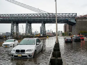 Stare de urgenţă, la New York, din cauza ploilor abundente. Metroul și străzile, inundate - Foto: Profimedia Images