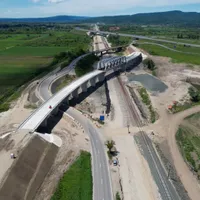 Scumpirile pun în pericol construcția de drumuri. / Foto: Asociația Pro Infrastructură, Facebook