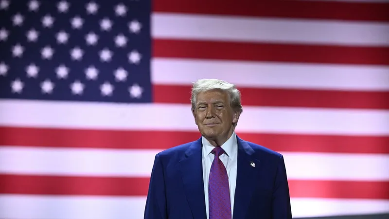 Trump nu se lasă. Își apără decizia de a bloca înscrierea străinilor la Harvard - Foto: Profimedia Images