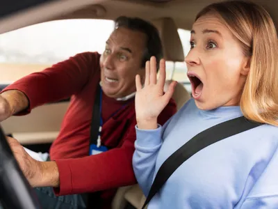 Prostia periculoasă la frânare pe care o predau unii instructori auto. Cum frânezi corect? - Foto: Freepik (Imagine cu rol ilustrativ)