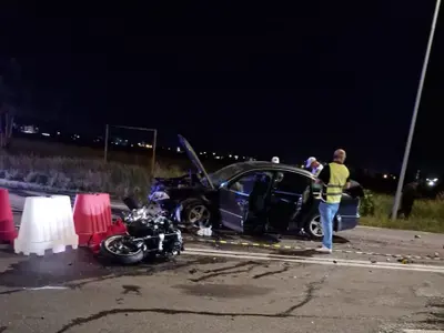 Un motociclist a intrat frontal într-o mașină de pe contrasens în Ploiești. / Foto: observatorulph.ro