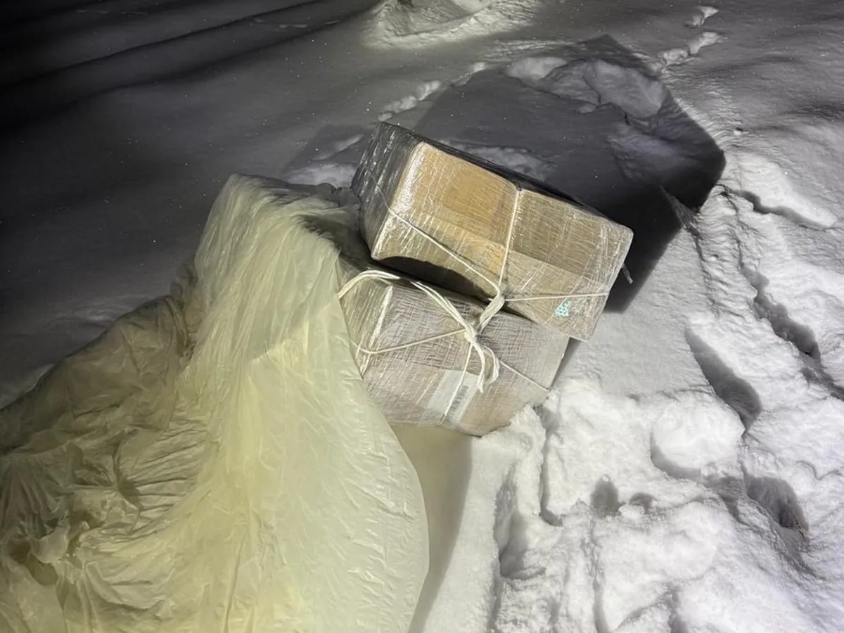 Țigări de contrabandă - FOTO X