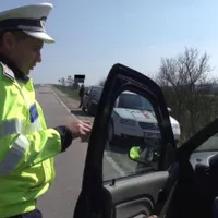 Bătrână de 78 de ani lăsată fără permis de polițiști. Conducea cu 118 km/h în localitate - Foto: MAI Zalau / imagine cu caracter ilustrativ