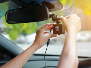 Avertismentul Poliției Române cu privire la camerele auto video montate pe bordul autoturismelor. Ce trebuie să facă românii