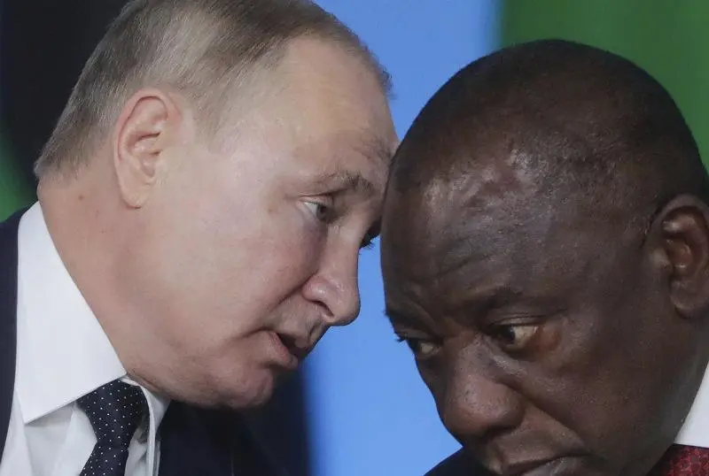 Putin, susținut de Ramaphosa. Președintele Africii de Sud acuza NATO pentru războiul din Ucraina. / Foto: africanews.com