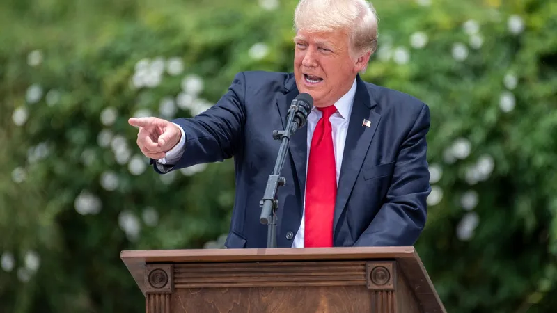 Trump pune sub semnul întrebării legitimitatea alegerilor: „O luăm de la capăt. Alegeri trucate!" - FOTO: Profimedia