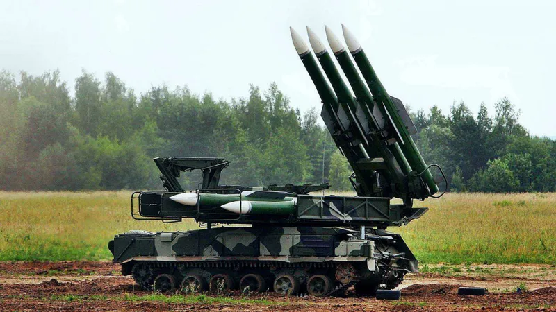 Convoi de rachete cu capacitate nucleară Iskander spre granița Rusiei cu Finlanda /foto: militarymagazine