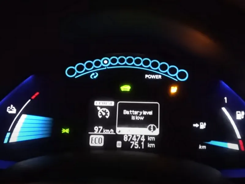 După 10 ani și 87.000 km, o mașină electrică Nissan Leaf mai are o autonomie reală de 60 km - Foto: captură video