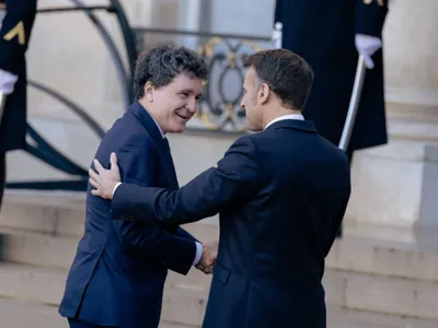 Preşedintele României, Nicuşor Dan, şi omologul său francez, Emmanuel Macron - Foto: Profimedia Images