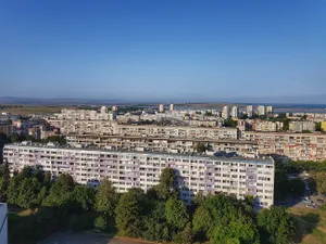 Ce chirie plătești în Cluj, București, Craiova, Iași? O familie nu scapă fără 1.000€ pe lună - Foto: Freepik