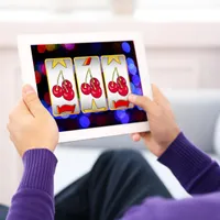 Ce se întâmplă dacă oprești manual învârtirile în timpul rundelor de păcănele