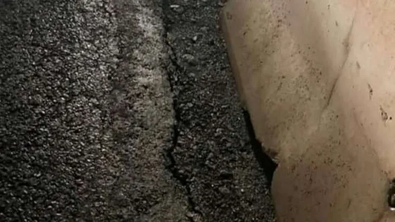 DN 7 s-a surpat în zona Boița, se circulă alternativ pe o singură bandă. / Foto: Info Trafic 24, Facebook
