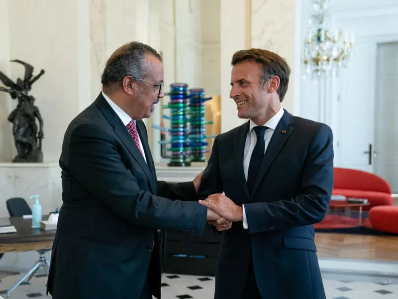 Secretarul OMS și președintele Franței