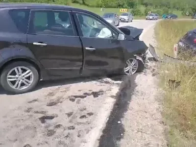 Două șoferițe s-au lovit frontal în apropiere de Săsarm-Beclean. / Foto: Info Trafic 24, Facebook