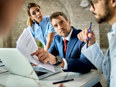 Un șef îngrijorat - Foto: Freepik (imagine cu rol ilustrativ)