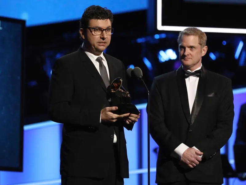 Șerban Ghenea (stânga) și John Hanes, la premiile Grammy din 2018 Foto: profimediaimages.ro