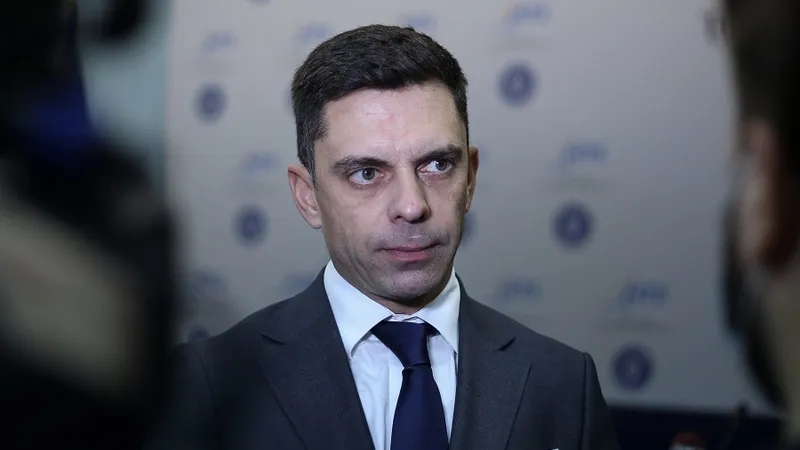 Ministrul Sportului, Eduard Novak, s-a răzbunat și a suspendat alegerile de la Federația de Ciclism Foto: INQUAM Photos/ Sabin Cirstoveanu