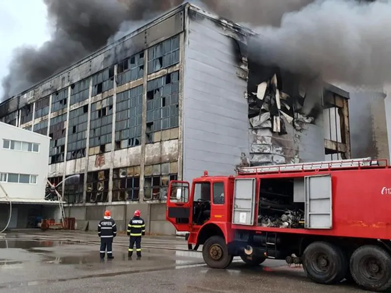 Concluzie în cazul incendiului de la incineratorul de deșeuri de la Brazi: foc pus intenționat. / Foto: gandul.ro