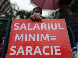 Primele proteste împotriva diminuării pensiei şi a impozitării salariilor. Cine merge la Cotroceni? - Foto: INQUAM PHOTOS/Sabin Cirstoveanu