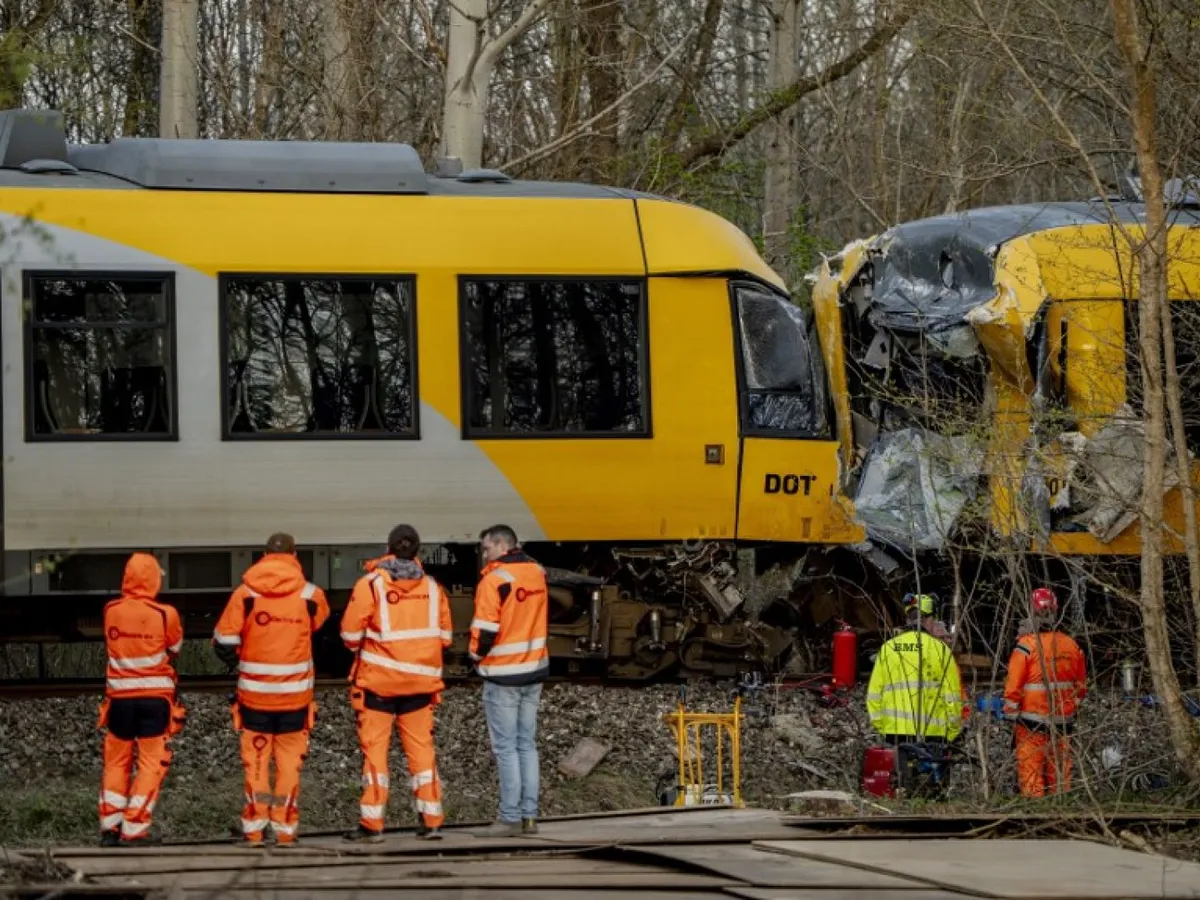 Ministrul Oana Țoiu: Doi români implicați în accidentul feroviar din Danemarca sunt în afara pericolului