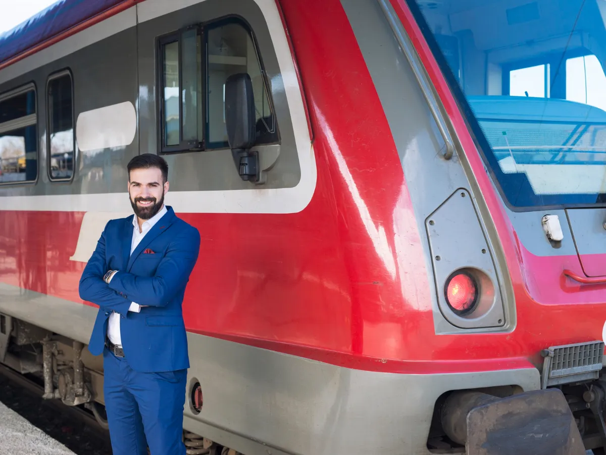 Mecanic locomotivă - Foto: Magnific.com (Imagine cu rol ilustrativ)