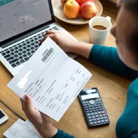 Anunț de la Hidroelectrica pentru 500.000 de români. Cum își pot plăti facturile rapid? - Foto: Freepik.com (rol ilustrativ)