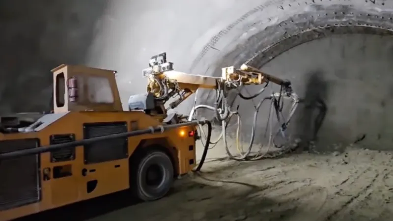 VIDEO Cum arată primul tunel săpat în munte pe Autostrada Sibiu - Pitești. Ce termen are? - Foto: Captură video/ Facebook