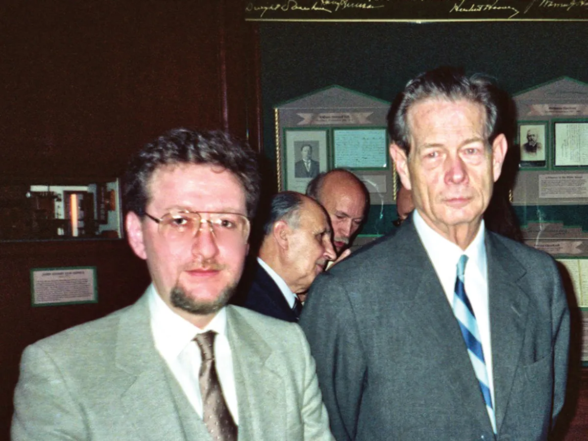 În 1990, întâlnea un alt disident: Regele Mihai