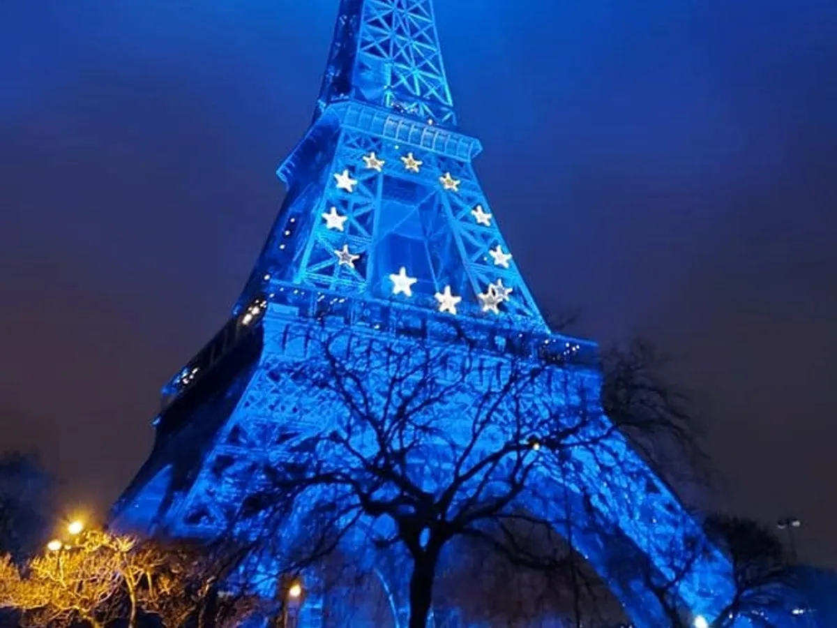 Turnul Eiffel, luminat în culorile UE. FOTO: facebook