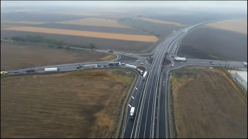 Coșmarul șoferilor într-un important oraș al României s-a sfârșit. Au șosea de centură - Foto: captură video