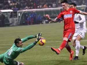 ȘOCANT! O echipă din Liga 1 a adus antrenor un agent de pază: 'Deschidea uși cu două luni înainte!'