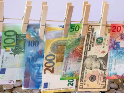 O țară din Europa se pregăteşte să includă utilizarea banilor cash în Constituţie