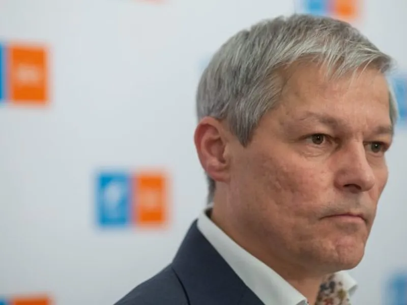 Cioloş: USR nu intenţionează să sprijine un Guvern minoritar care are deja susţinerea PSD. / Foto: g4media.ro