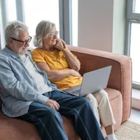 pensionari la pensie - Foto: Magnific