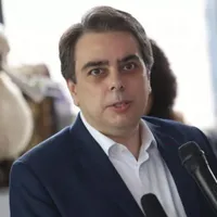Bulgaria trece la moneda unică europeană, Euro, la 1 ianuarie 2024, fără o perioadă de tranziţie. / Foto: novinite.com