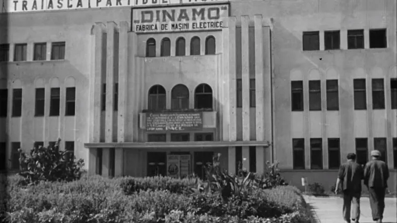 La Fabrica Dinamo București nu se juca fotbal, se făceau motoare în anii 1950. Există și azi - Foto: captură video