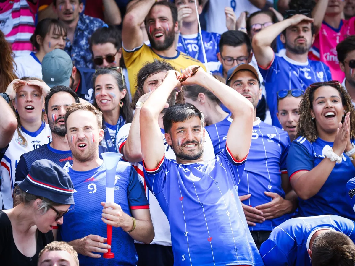 Campionatul Mondial va polua cât Islanda într-un an. Aeroporturile sunt principala sursă