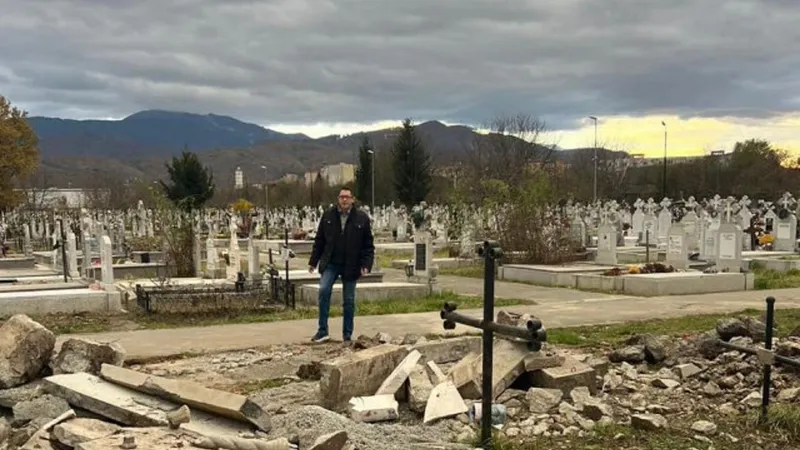 Un viceprimar a fost dat afară din birou și a ajuns într-un cimitir. Cum a fost posibil Foto: Digi24.ro