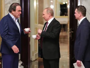 Oliver Stone alături de Vladimir Putin/ Foto: news.ro